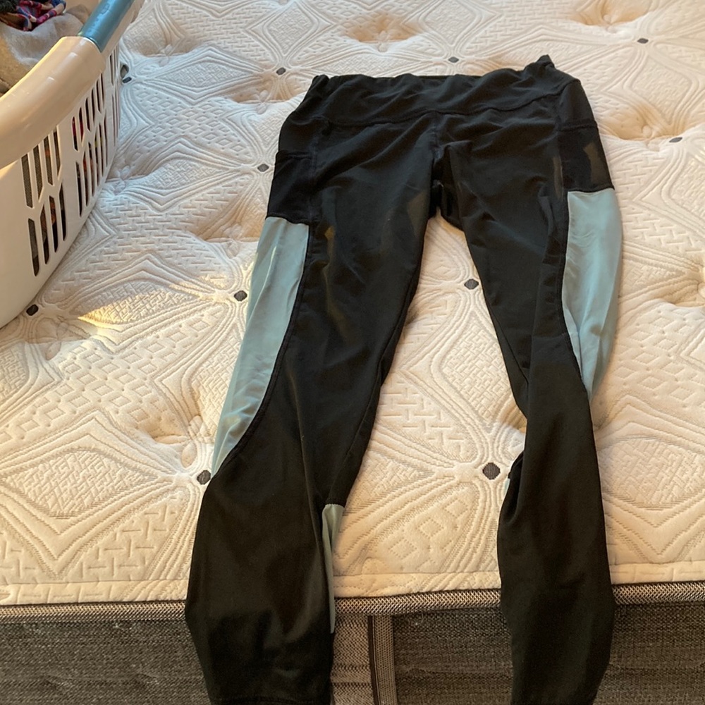 These are the national leggings to the sheen tank top, that I previously posted